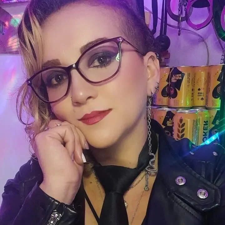 monita_brown_ Adlı Modelin Çevrimdışı XXX Sohbeti