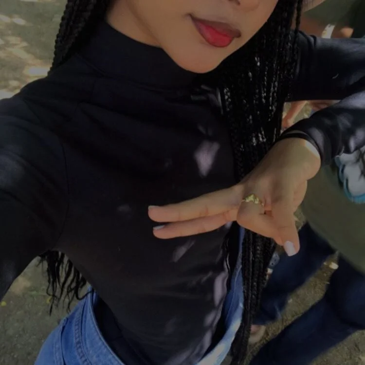 rose_petite01 Offline XXX-Chat