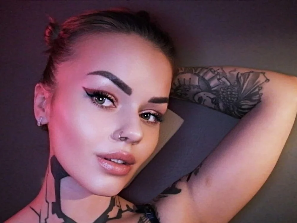 EmmaKennett's Offline Chat Room