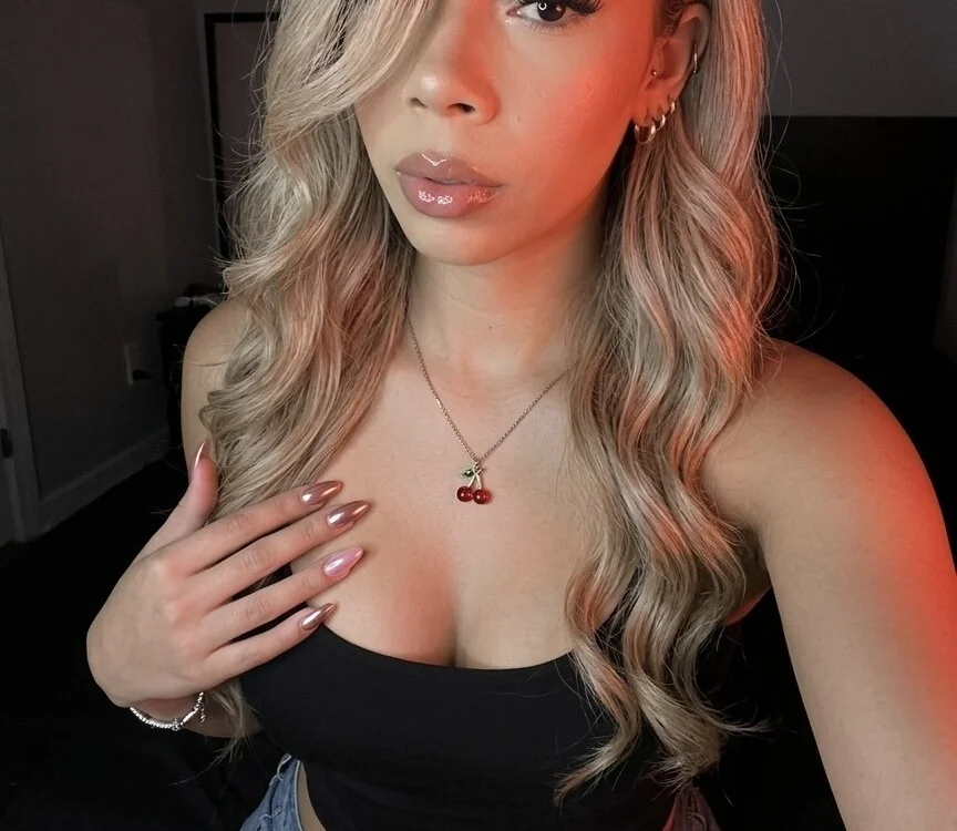 Perola_Hot's Offline Chat Room