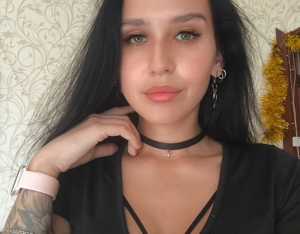 HolllyWoods офлайн XXX чат
