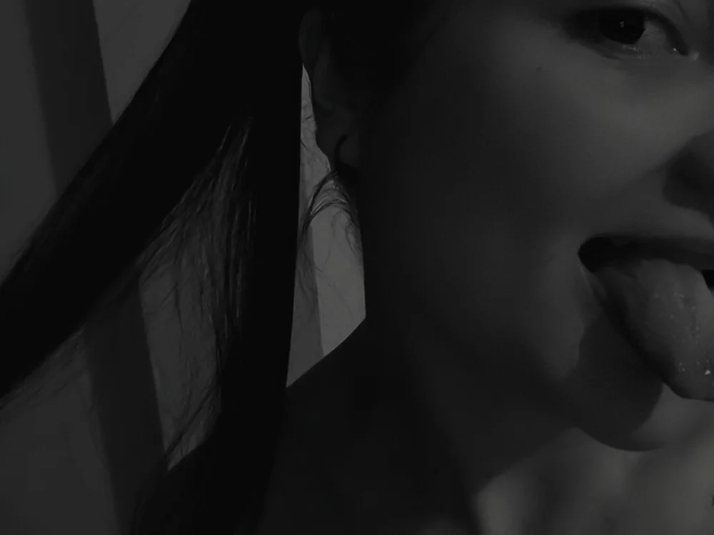 Offline XXX chat Coralinne__