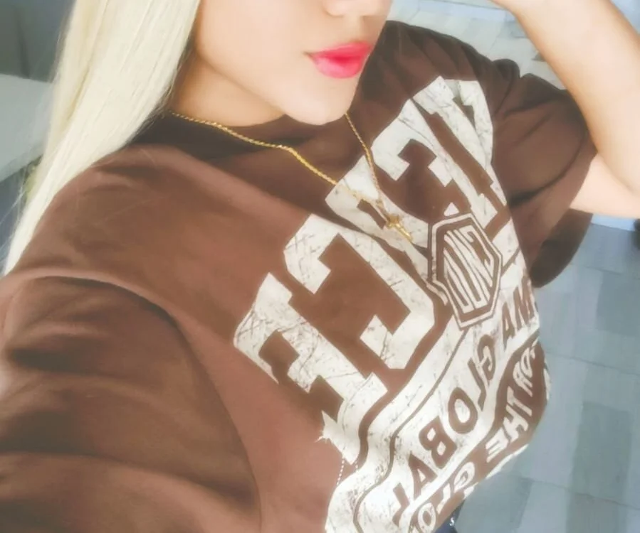 mia_bonbom's most recent online preview