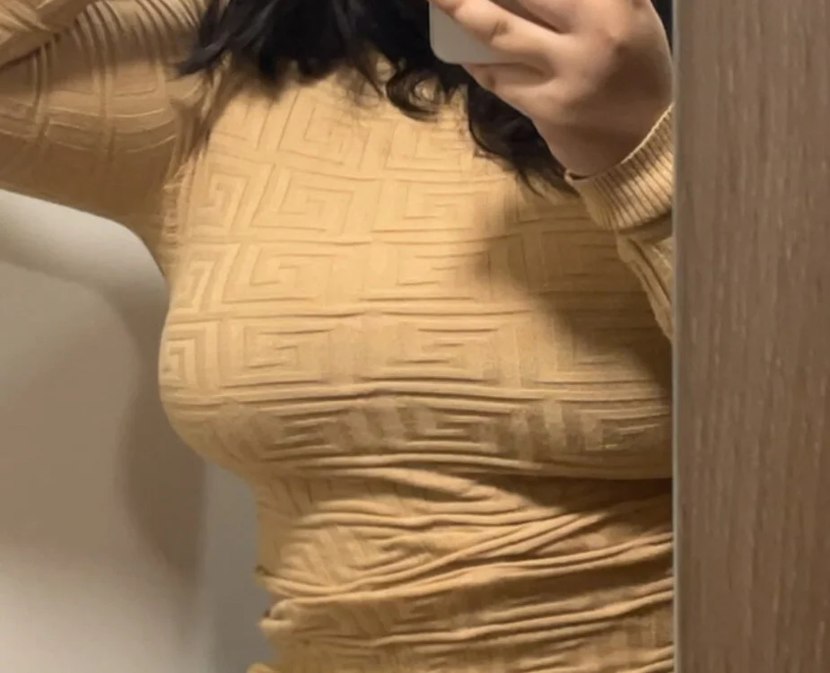 roseyposey123's most recent online preview