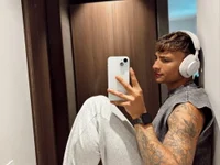 DavisFirb 网络视讯表演