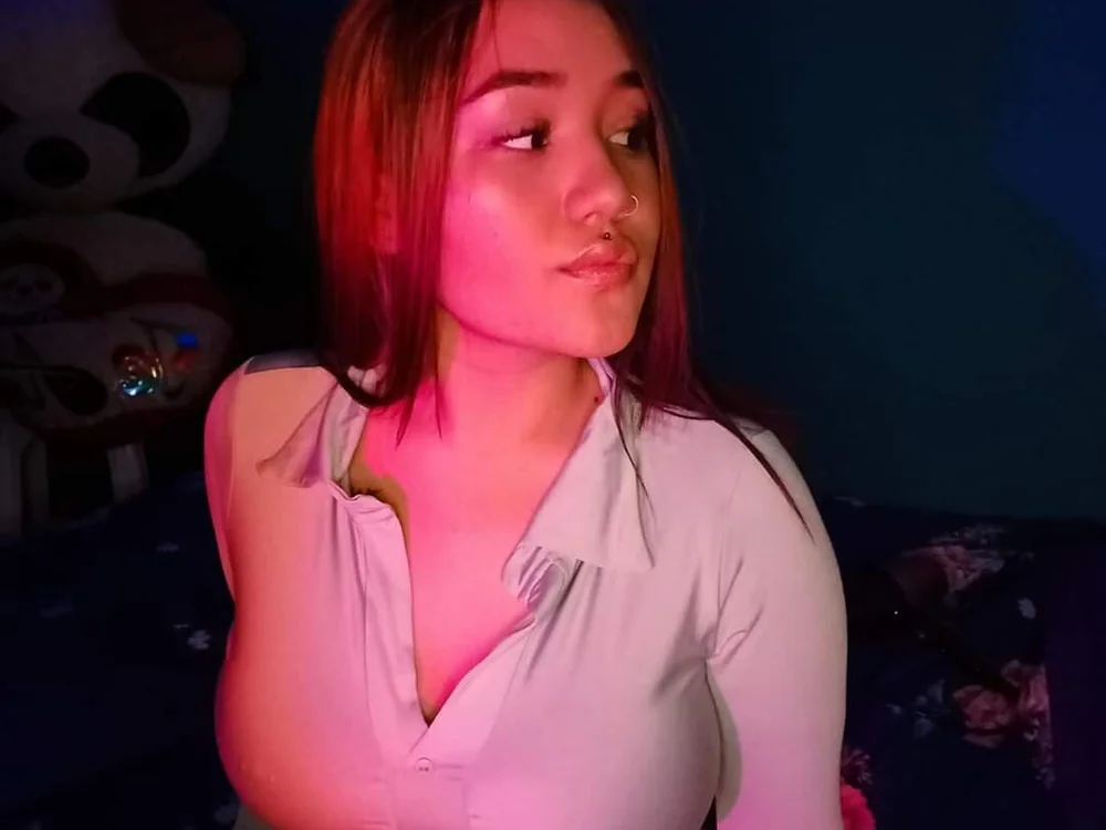 Andreina_Forest's Offline Chat Room