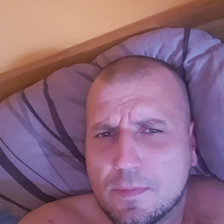 Offline chatovací místnost Mixery42