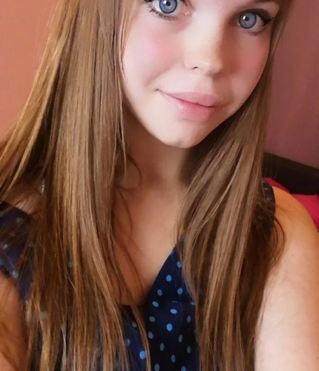 Carrie__White's Offline Chat Room