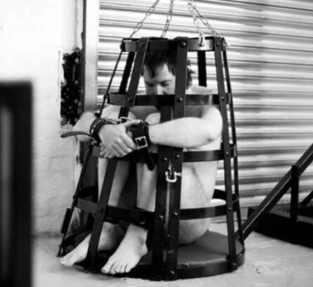 TakeAPicOfMe's Offline Chat Room