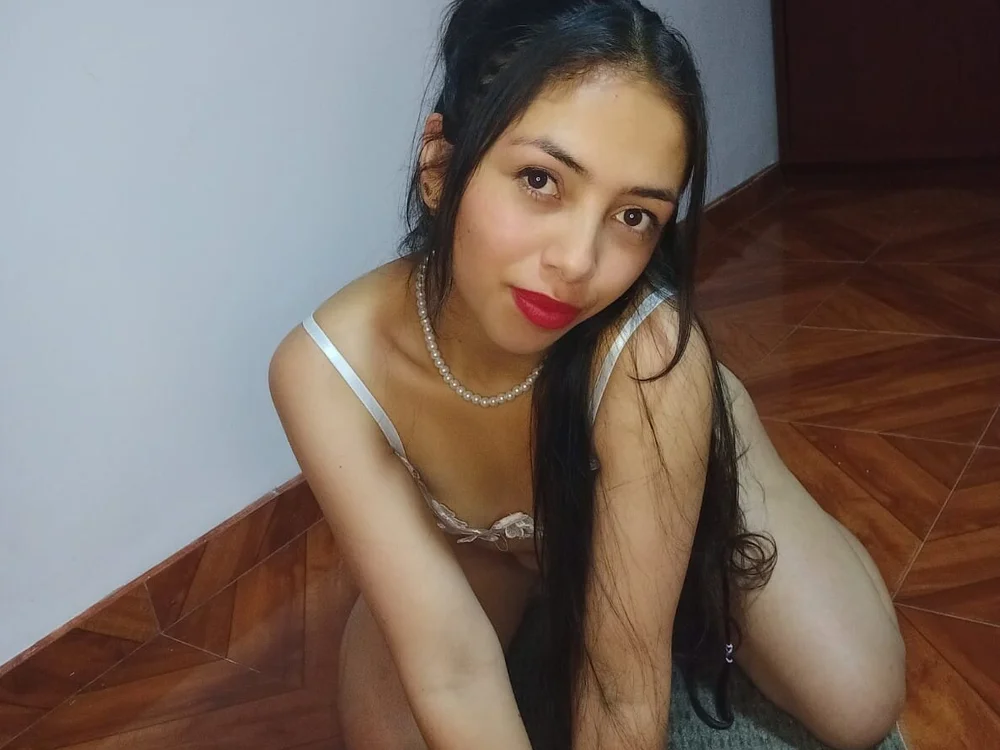 Adhara_Hot-'s Offline XXX Chat