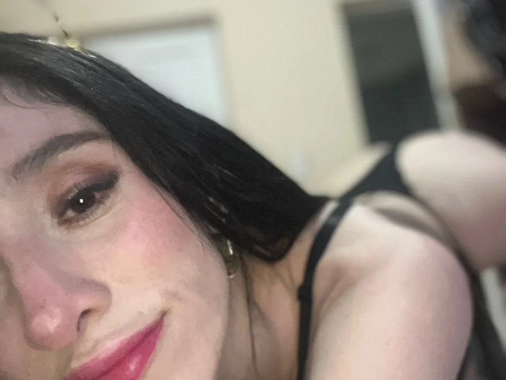 Noeliagglowo offline chatrum