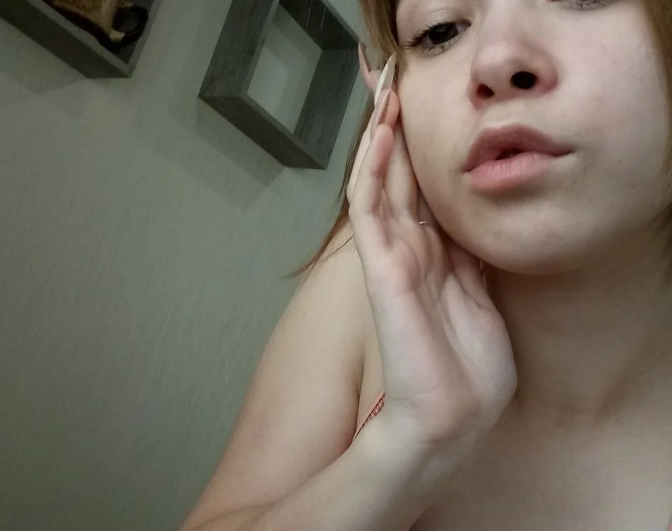 LilithStrangfor 離線 XXX 聊天