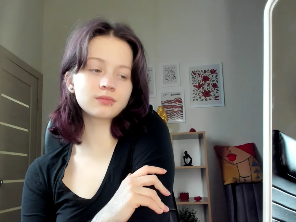 Alina_Mills' Offline XXX Chat