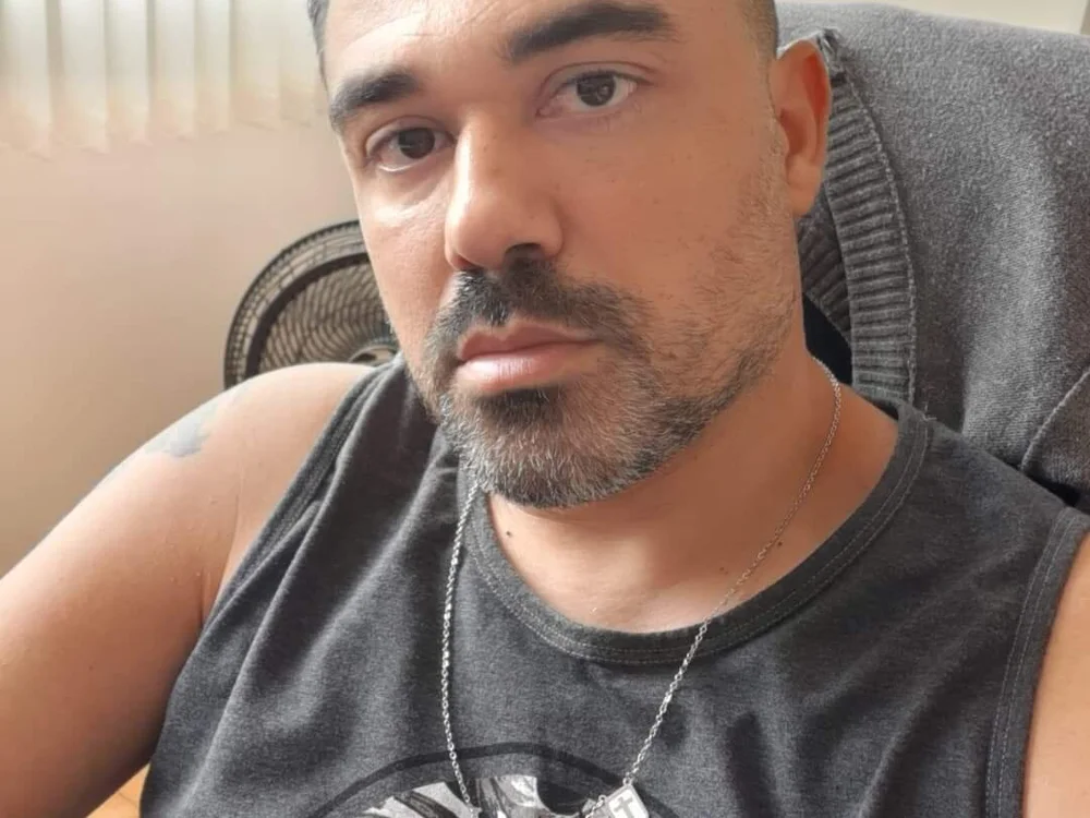 Andremarotto83's Offline Chat Room