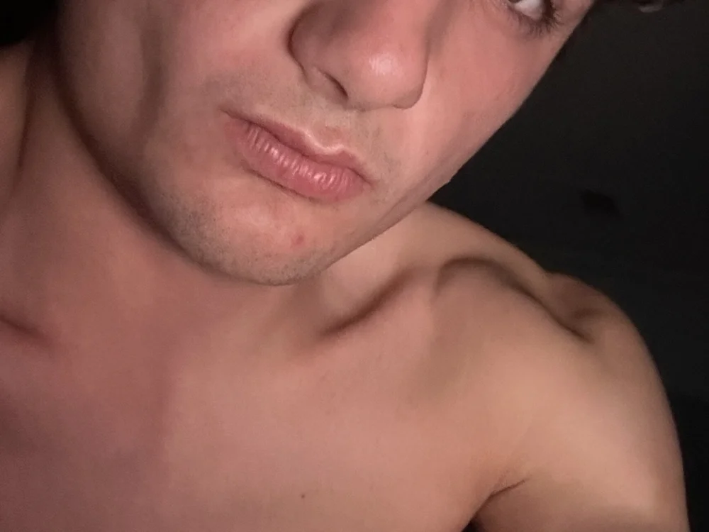 Leolovesyourtitss offline chatrum