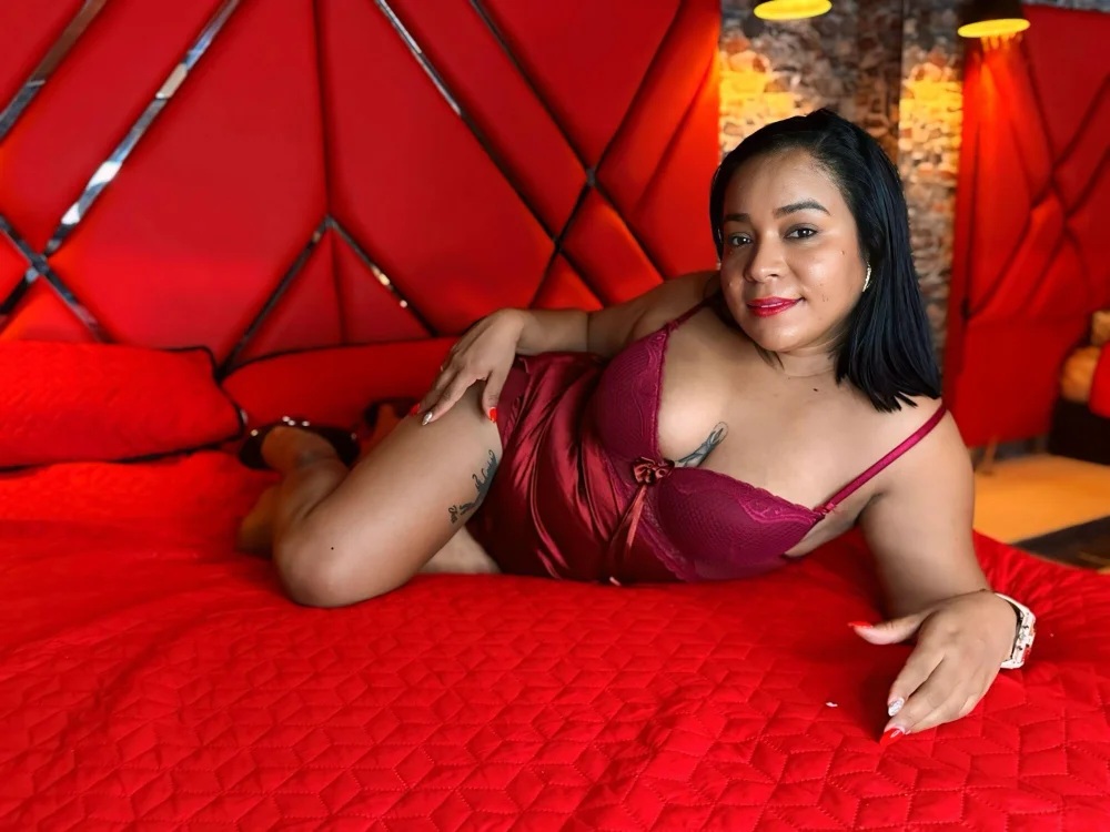 PervertLatina's Offline Chat Room