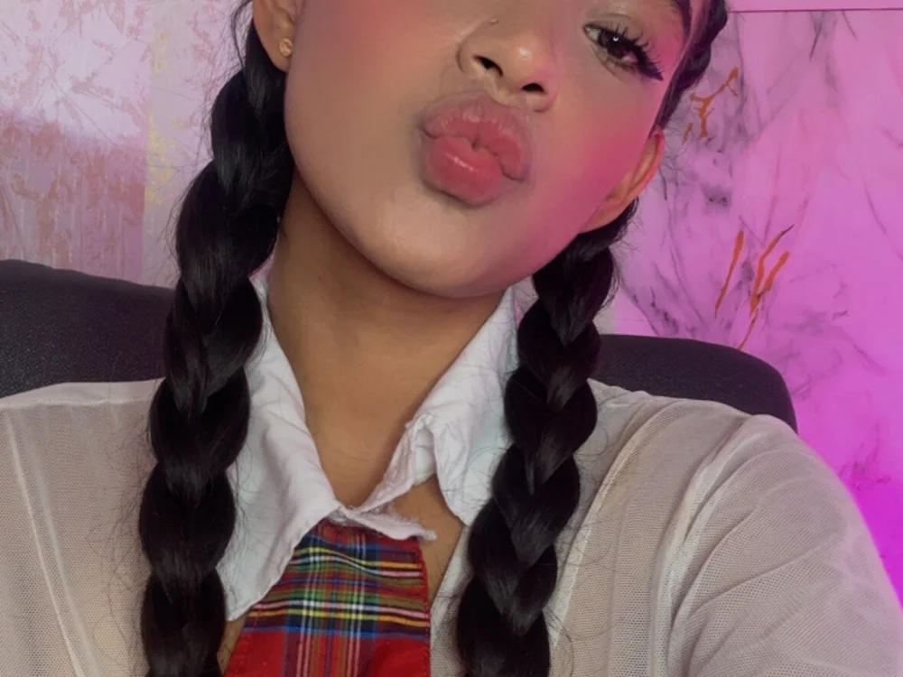 Dulce_bloom's Offline XXX Chat