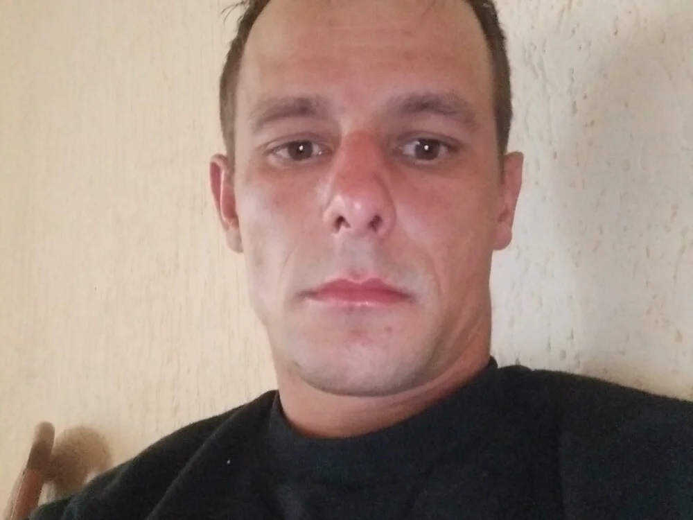 Dzordzo33 Offline XXX-Chat