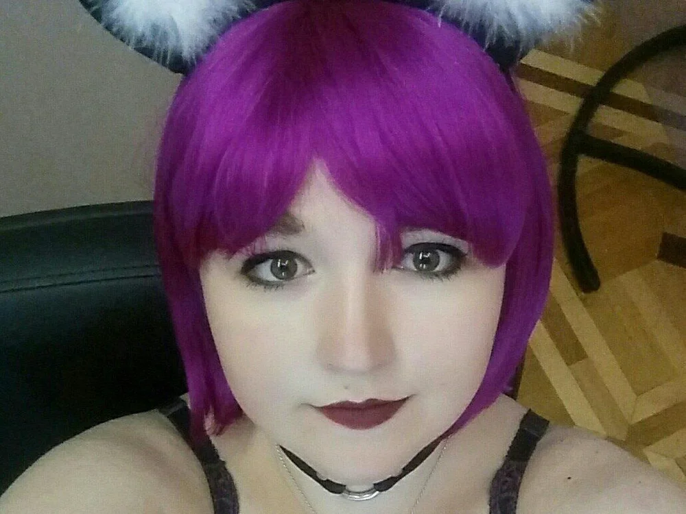 Carrie_Rich's Offline Chat Room