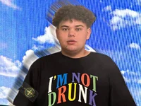 holyplugg's webcam live show