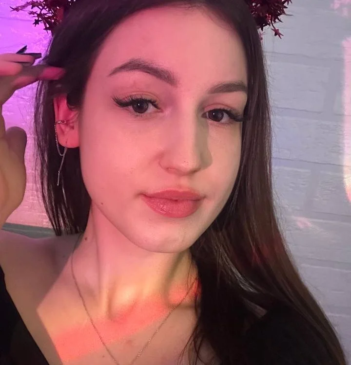 Chat XXX offline de NicolaHulse