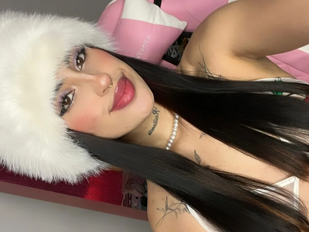 emily_sophiaaa's Offline XXX Chat