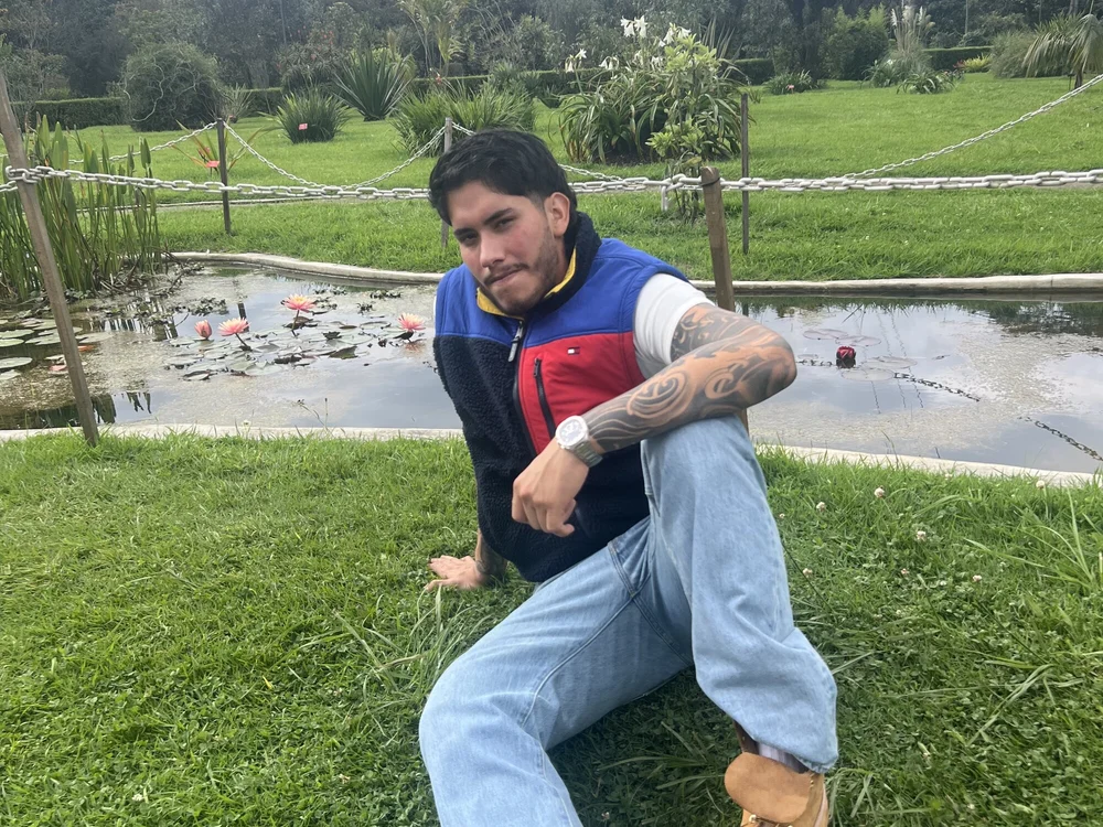Max_rey123's Offline Chat Room