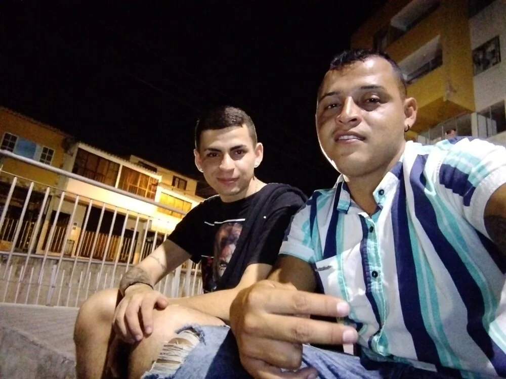 ale_hot_'s Offline XXX Chat