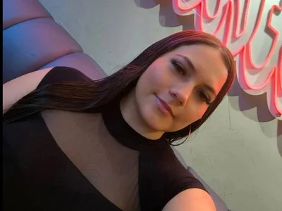 Mia_Hillss live profile