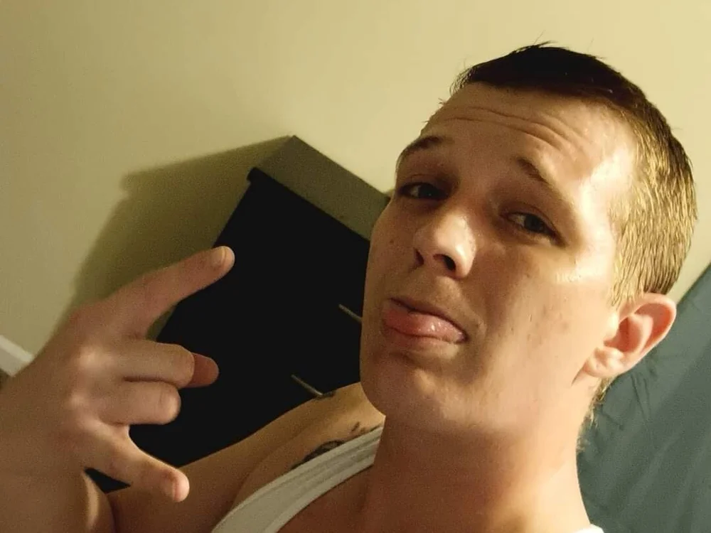 bgilly1988sr's Offline Chat Room