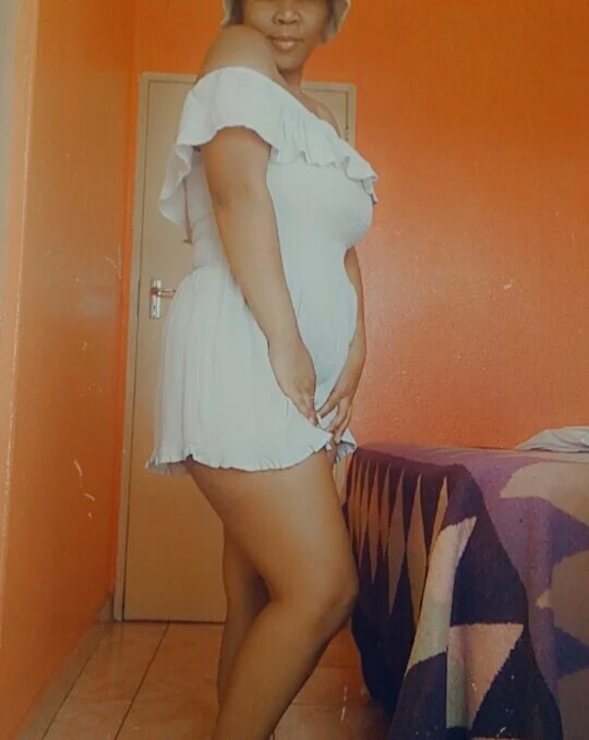 Banana-Curv Adlı Modelin Çevrimdışı XXX Sohbeti