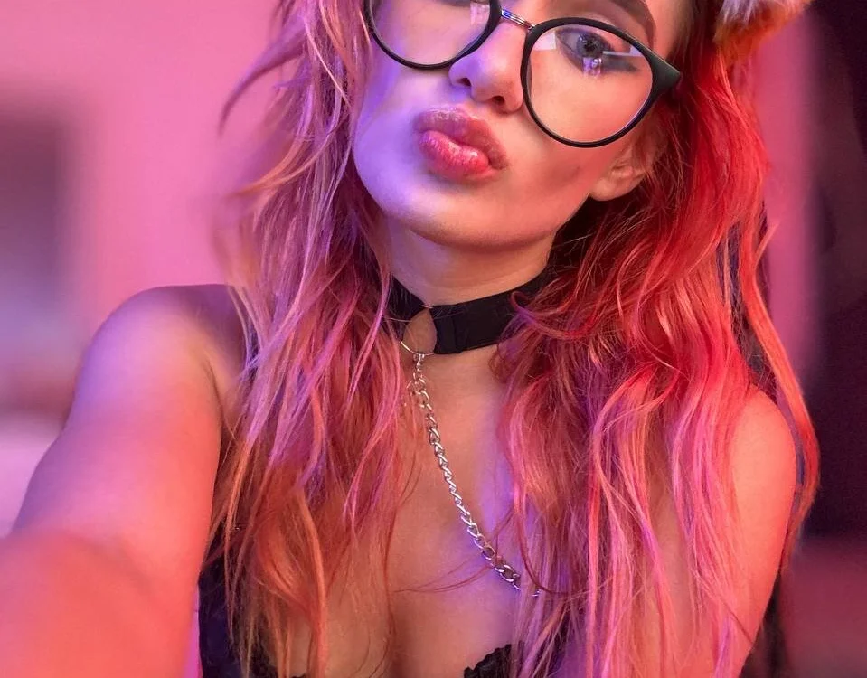 Chat XXX offline de EmmyFoxxOfficial