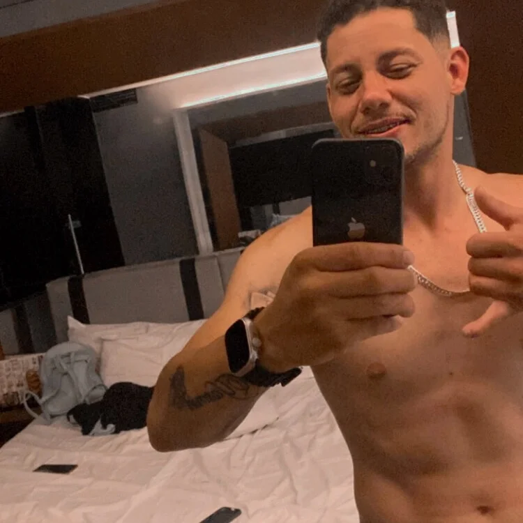 sansato133n Offline XXX chat