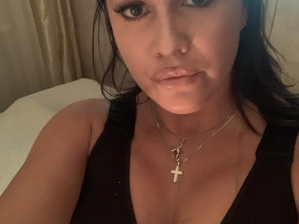 Lollaley2 Offline XXX Chat