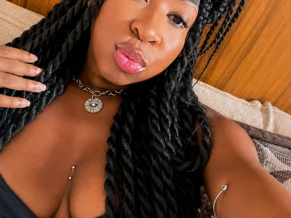 Mayana122's Offline XXX Chat
