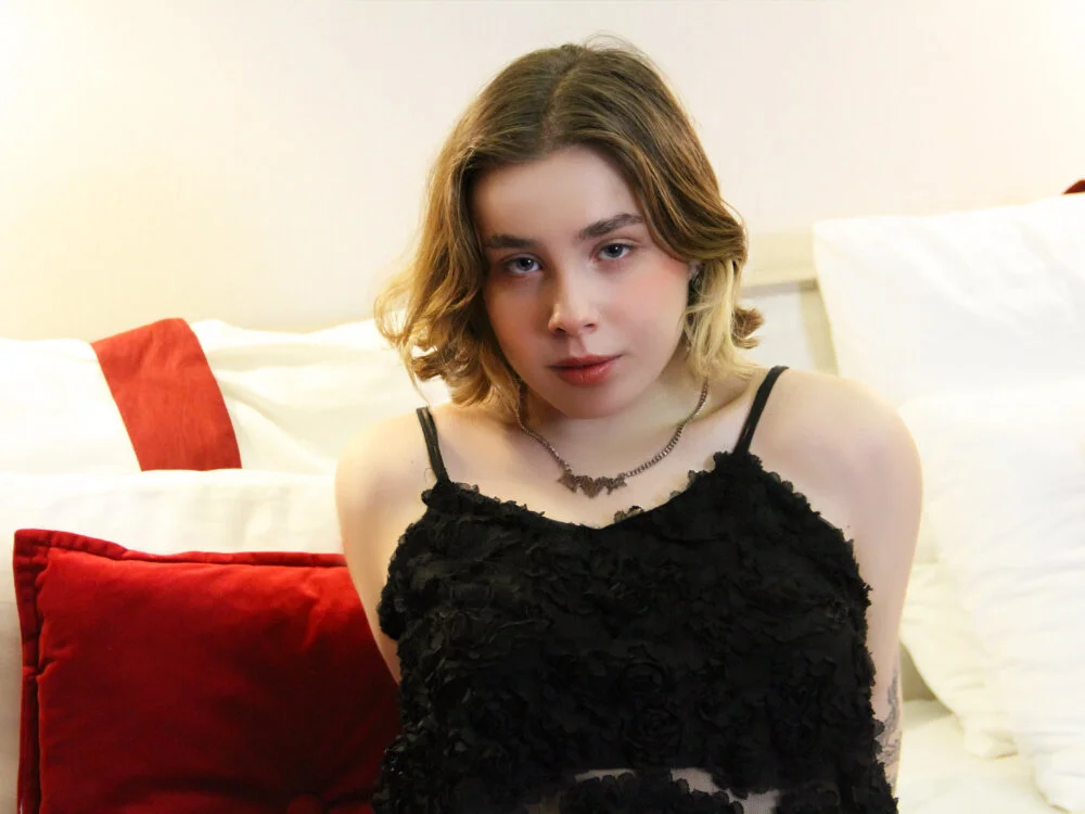 dazzling_student's Offline XXX Chat