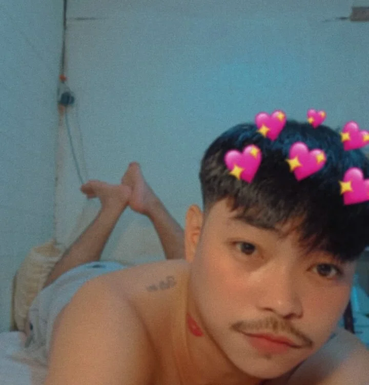 دردشة xAsianTwinkx الجنسية دون اتصال