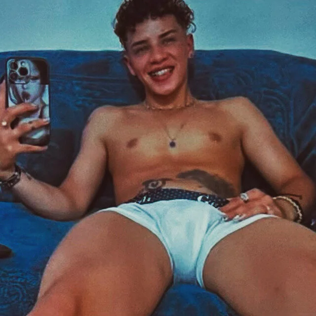 Angel_Stick অফলাইন XXX চ্যাট