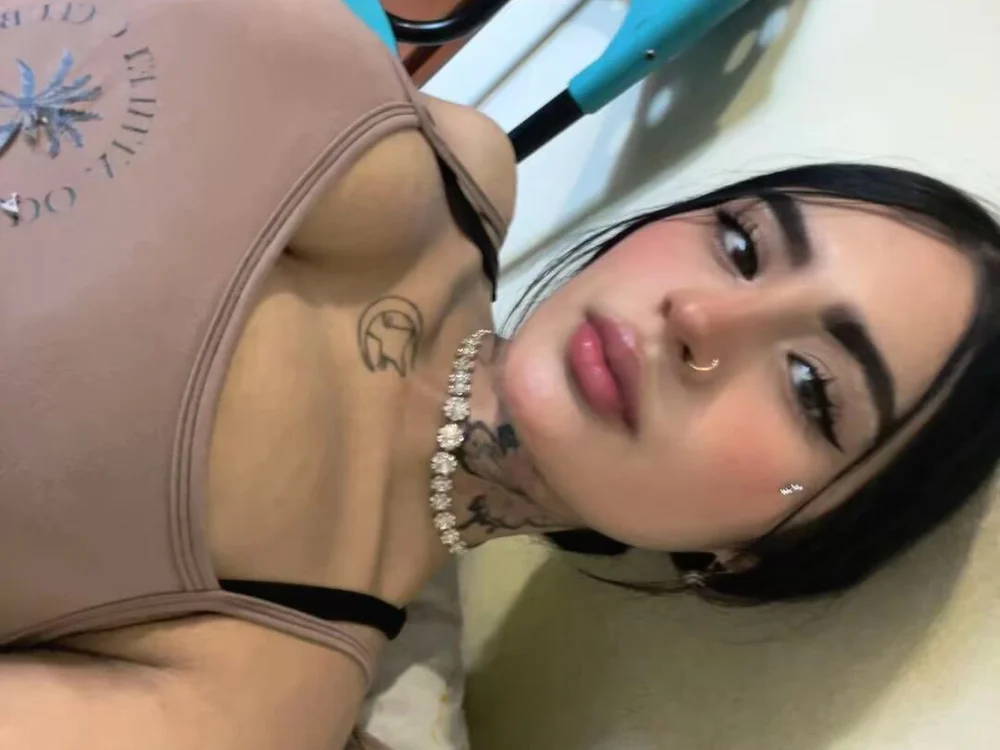 Офлайн-чат Celine_Carter