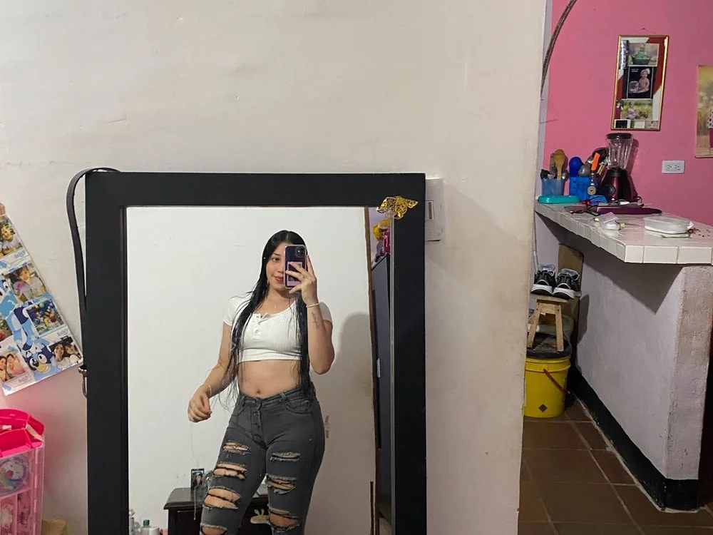 Chloe_Vanetto offline chatrum