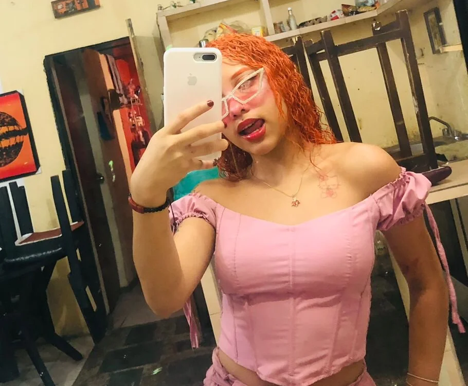 BrendaSweet01's Offline Chat Room