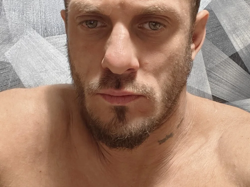 Chatroom XXX hors ligne de BigCumMan666