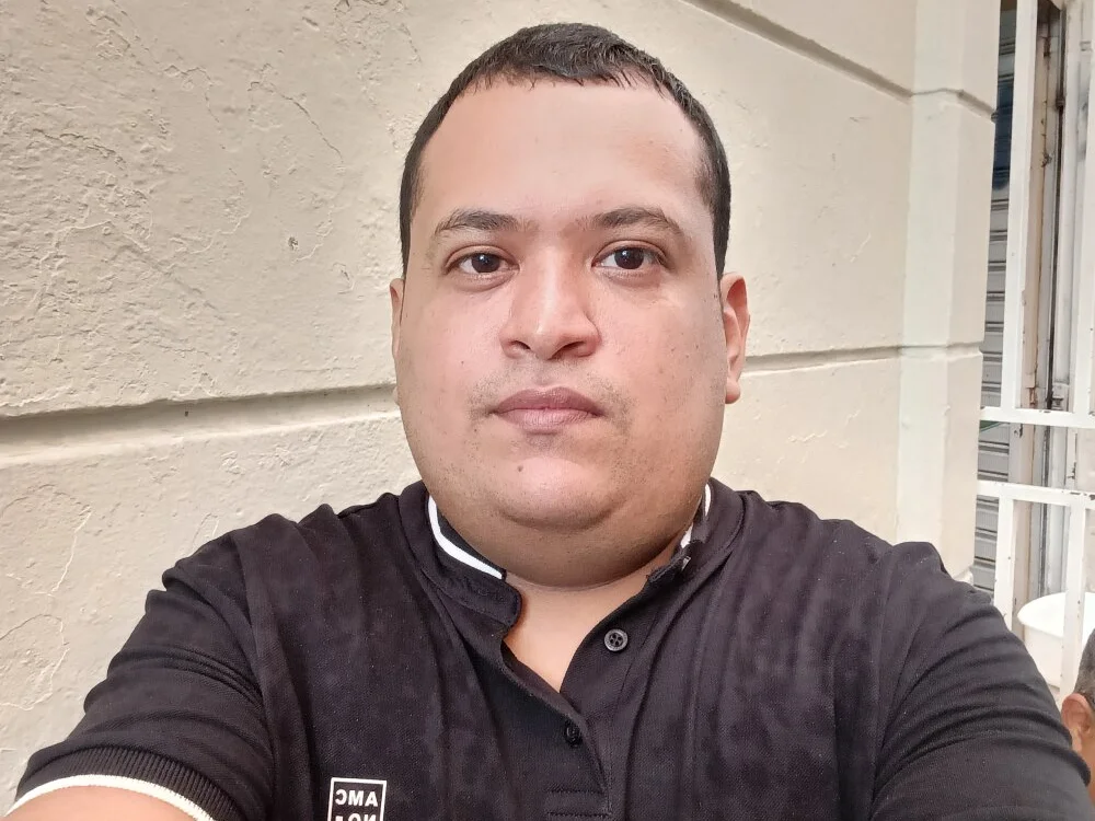 Andresdavid33 Adlı Modelin Çevrimdışı XXX Sohbeti