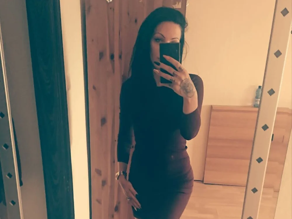 Sheron_PORN offline chatrum