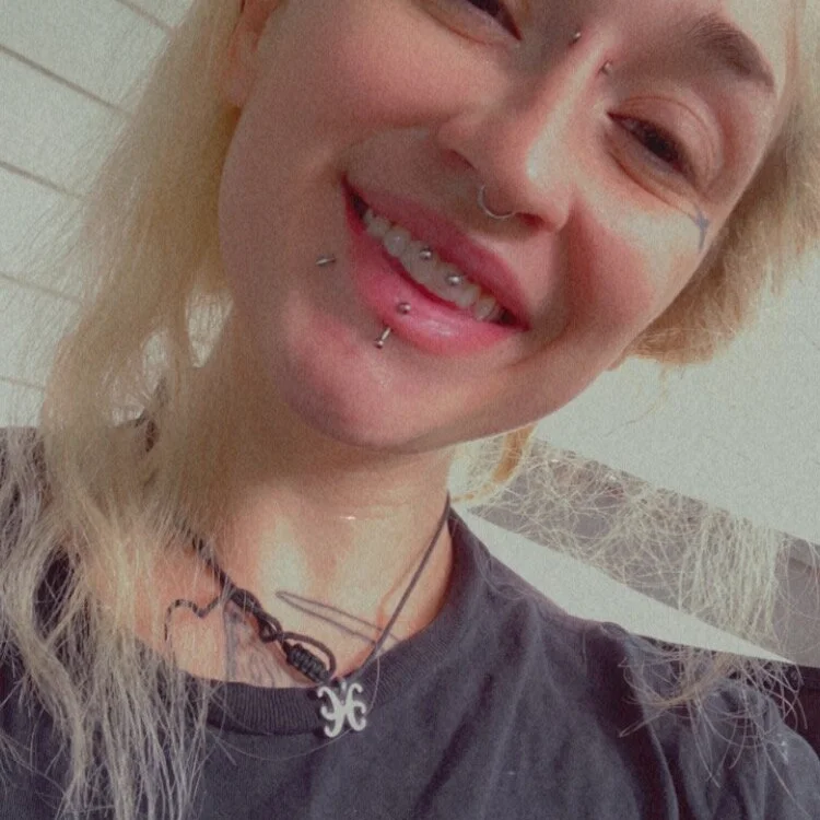 reaperprincess' Offline Chat Room