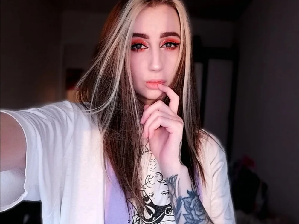Alica_Mooon's Offline XXX Chat