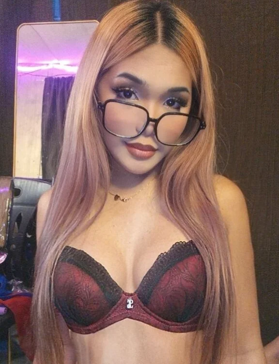 Alluring_Keanna's Offline XXX Chat