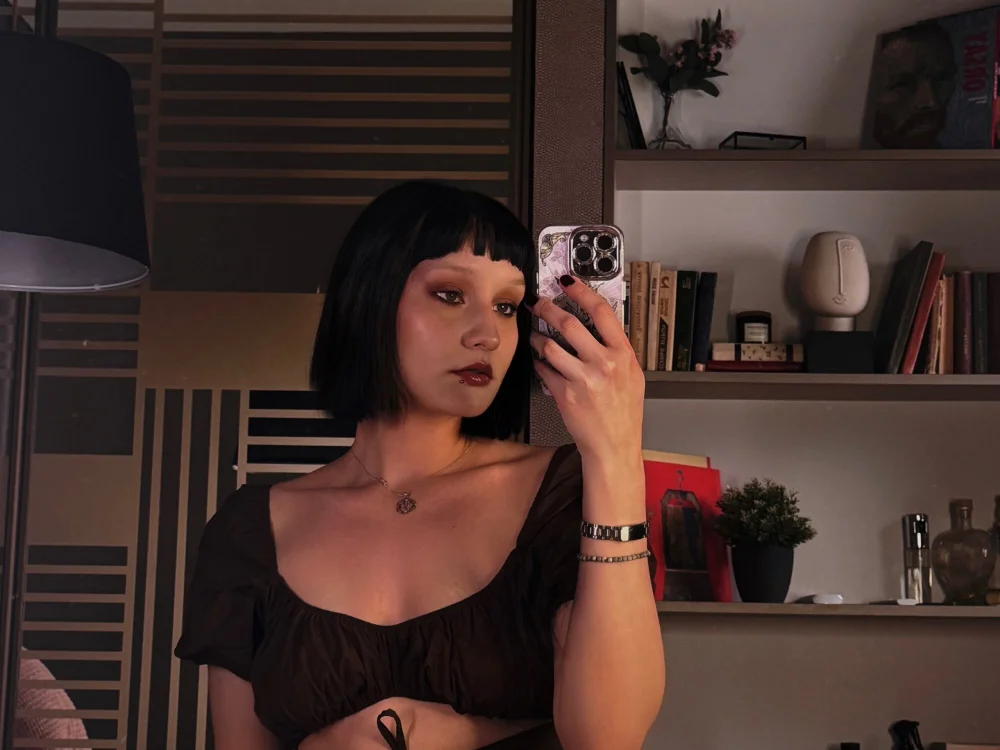 Velvet_Lily Chat XXX live