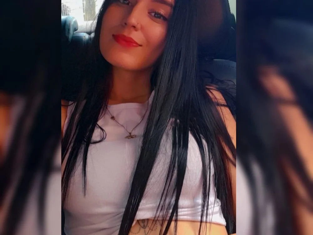 Dulce_rosse7's Offline XXX Chat