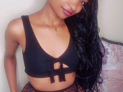 Sexy-Gabby Female Squirt Naked Webcam